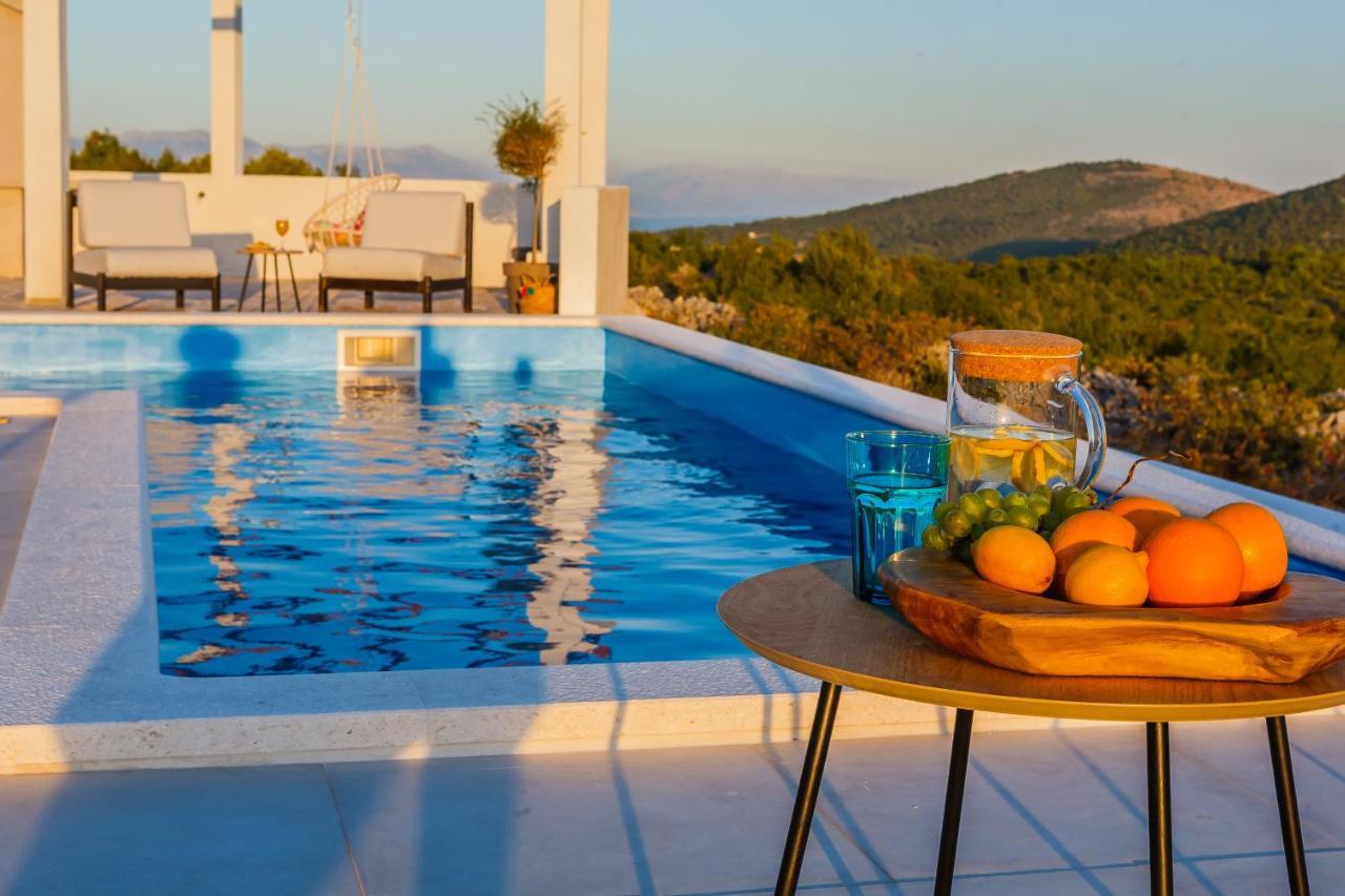 Villa Zlatno Sunce In The Hills Near Trogir Vrsine Ngoại thất bức ảnh