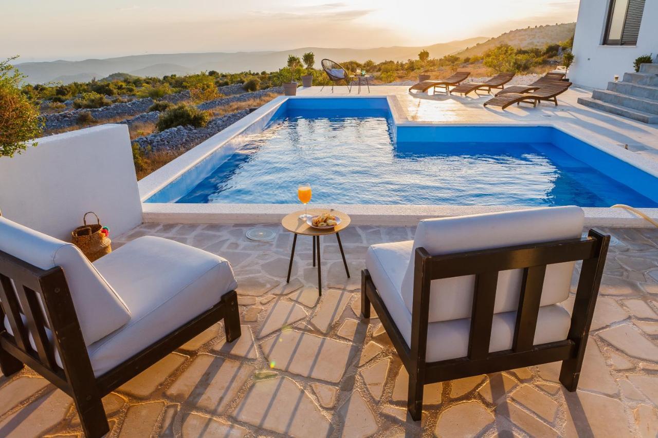 Villa Zlatno Sunce In The Hills Near Trogir Vrsine Ngoại thất bức ảnh