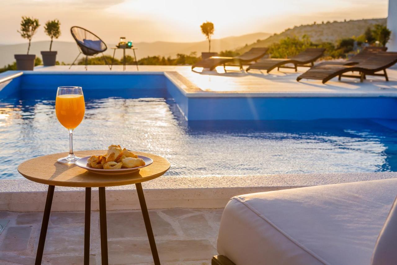 Villa Zlatno Sunce In The Hills Near Trogir Vrsine Ngoại thất bức ảnh