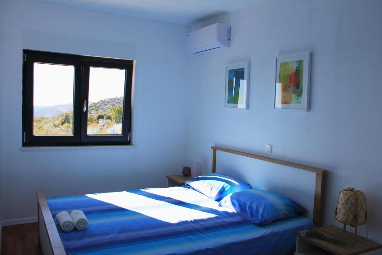 Villa Zlatno Sunce In The Hills Near Trogir Vrsine Ngoại thất bức ảnh